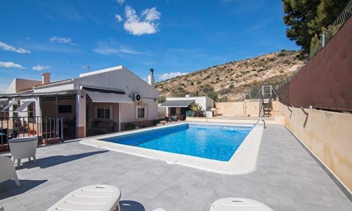 Casa en venta en Elche ciudad, Carrús Oeste de 3 habitaciones