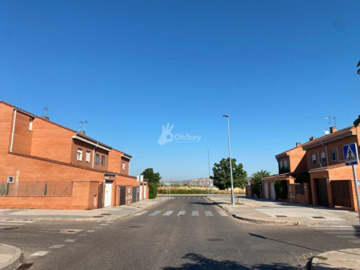 Casas en venta y pisos alquiler - 2