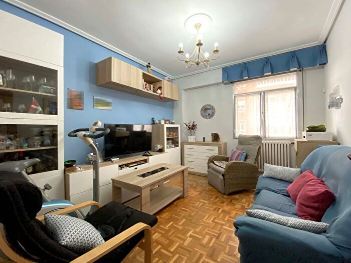 Casas en venta y pisos alquiler - 1