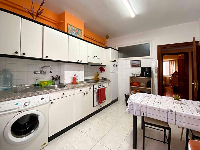 Casas en venta y pisos alquiler - 2