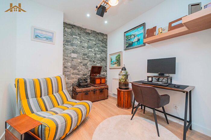 Casas en venta y pisos alquiler - 3