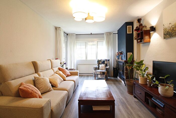 Casas en venta y pisos alquiler - 2