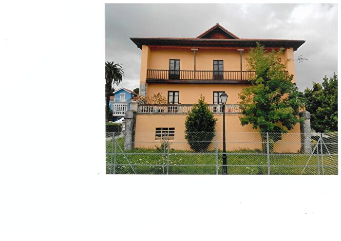 Casa en venta en Bárcena de Cicero, Cantabria de 14 habitaciones