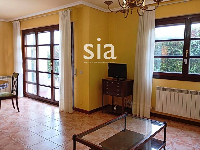 Casas en venta y pisos alquiler - 2