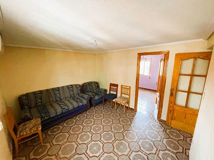 Casas en venta y pisos alquiler - 1