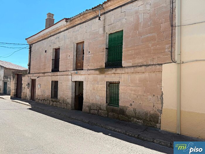 Casa en venta en Piña de Esgueva, Valladolid de 4 habitaciones