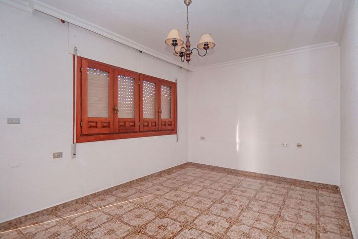 Casas en venta y pisos alquiler - 3