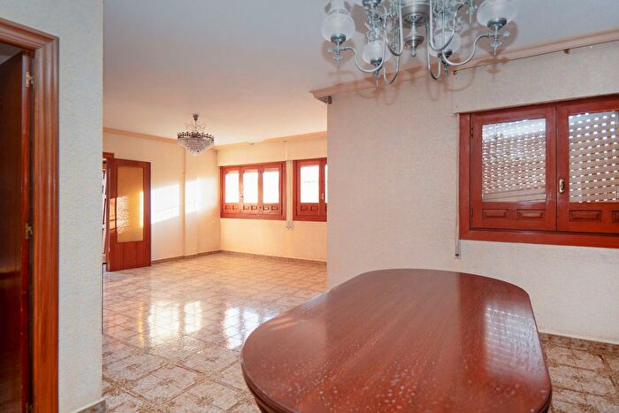 Casas en venta y pisos alquiler - 2