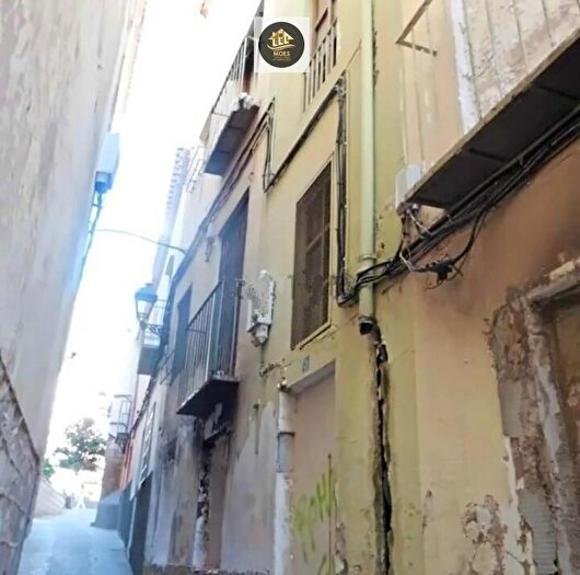 Casas en venta y pisos alquiler - 1