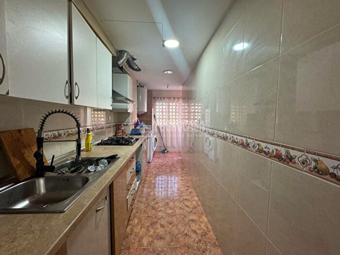 Casas en venta y pisos alquiler - 3