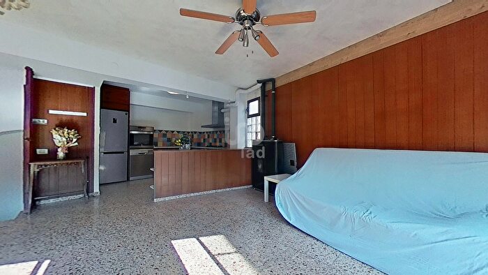 Casas en venta y pisos alquiler - 3