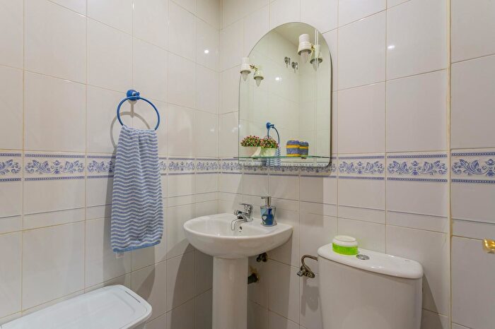 Casas en venta y pisos alquiler - 3