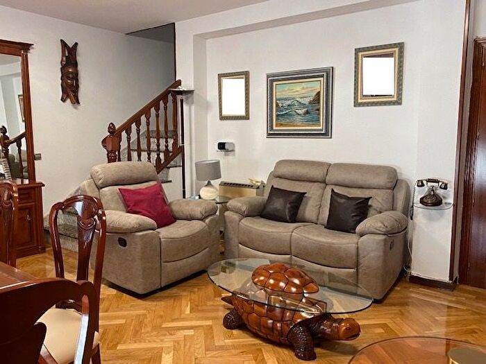 Casas en venta y pisos alquiler - 2