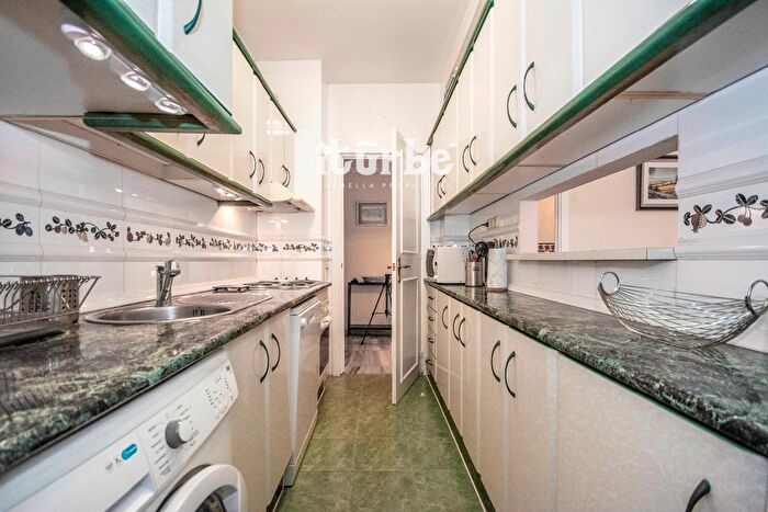 Casas en venta y pisos alquiler - 3