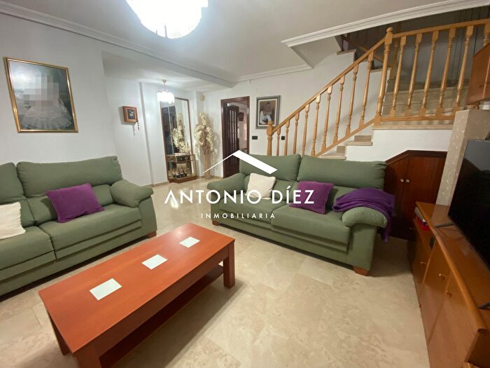 Casas en venta y pisos alquiler - 1