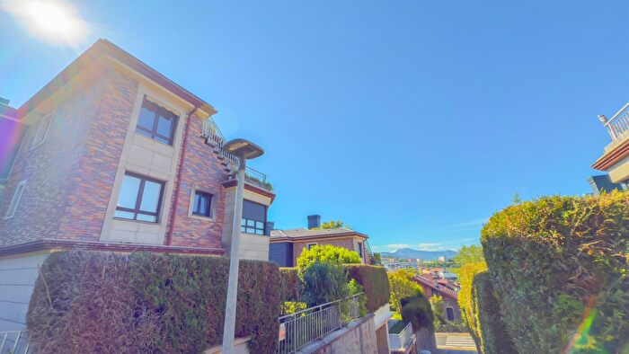Casas en venta y pisos alquiler - 3