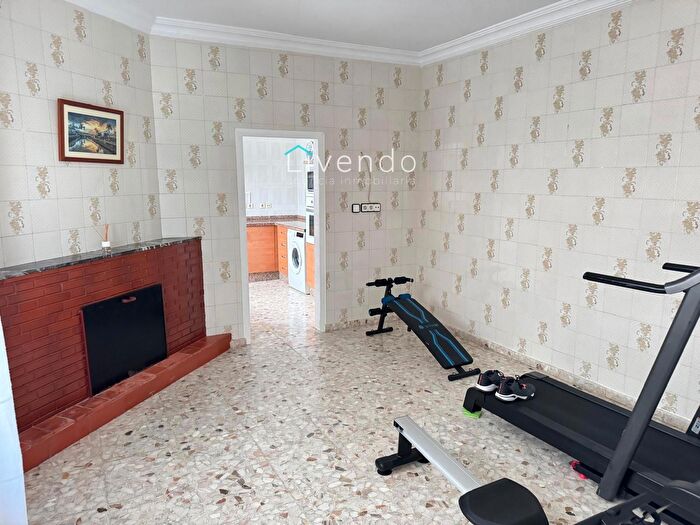 Casas en venta y pisos alquiler - 2