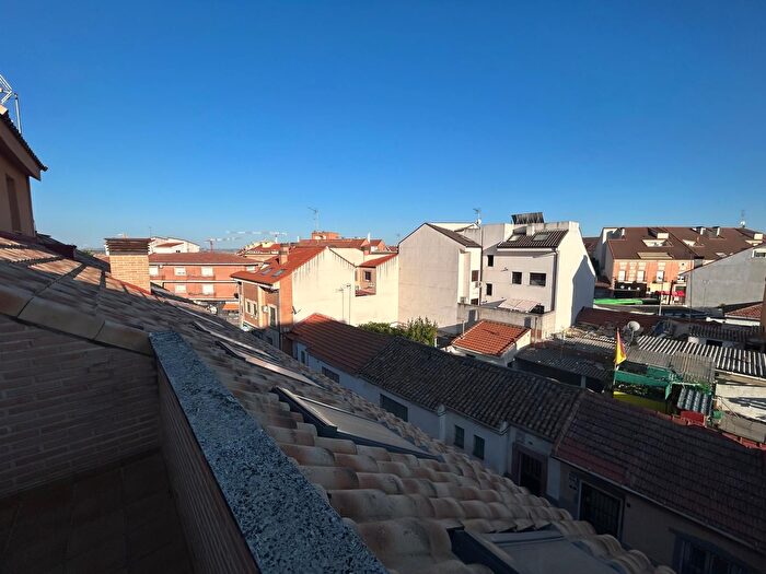Casas en venta y pisos alquiler - 3