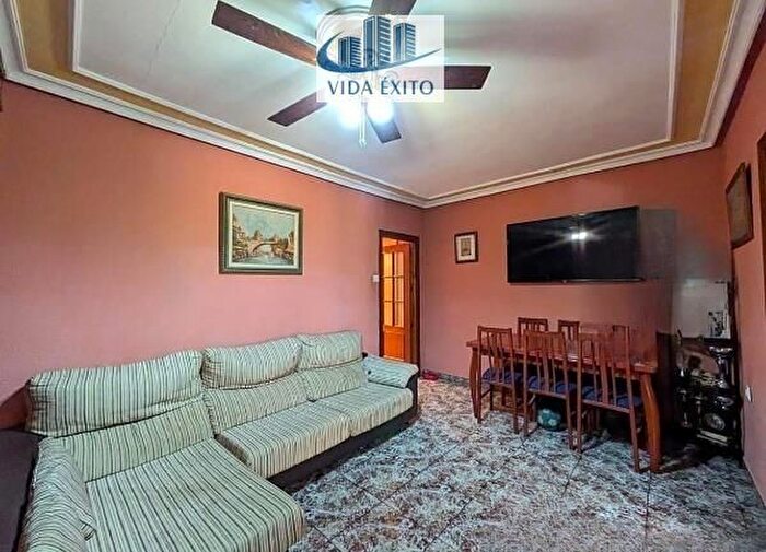 Casas en venta y pisos alquiler - 1