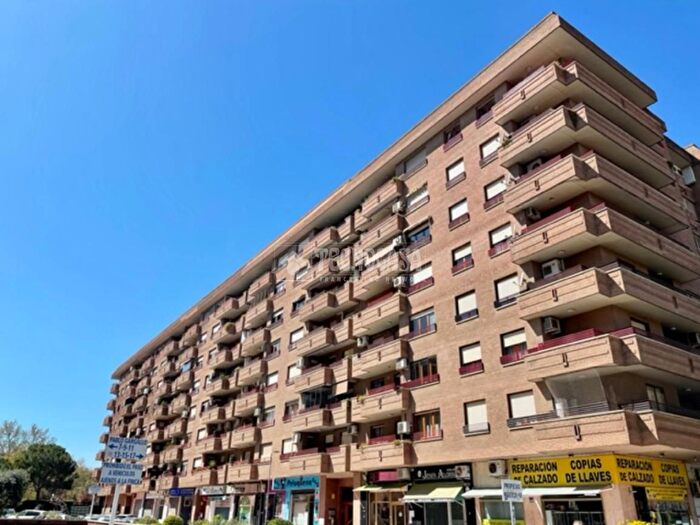 Casas en venta y pisos alquiler - 1