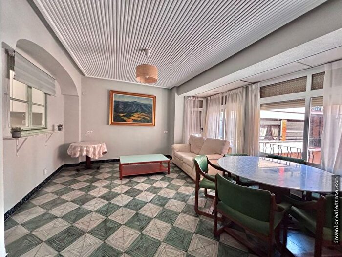 Casas en venta y pisos alquiler - 2