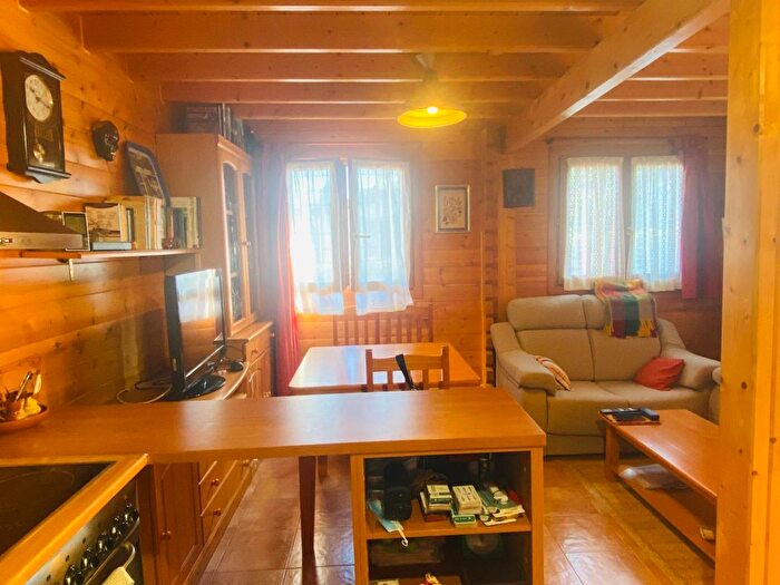 Casas en venta y pisos alquiler - 2