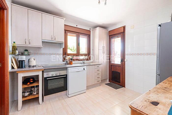 Casas en venta y pisos alquiler - 2