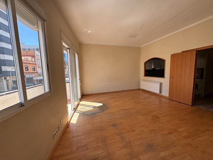 Casas en venta y pisos alquiler - 1