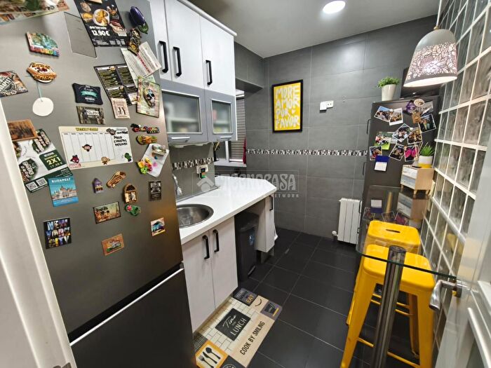 Casas en venta y pisos alquiler - 3