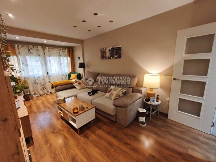 Casas en venta y pisos alquiler - 1
