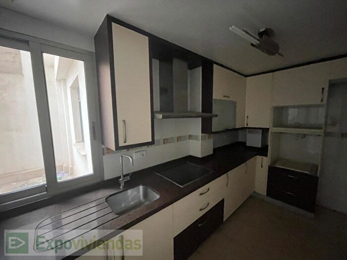 Casas en venta y pisos alquiler - 1
