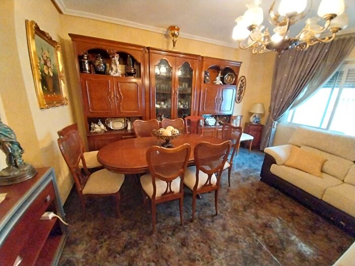 Casas en venta y pisos alquiler - 1