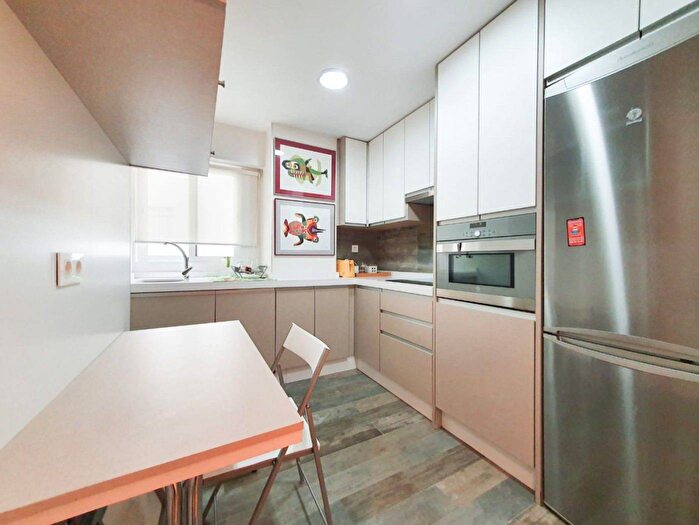 Casas en venta y pisos alquiler - 2
