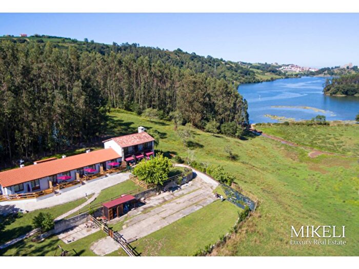 Casa en venta en San Vicente de la Barquera, Cantabria de 9 habitaciones