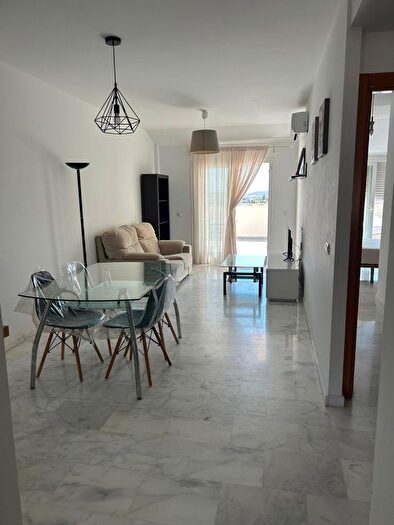 Piso en alquiler en Los Pacos, Fuengirola de 2 habitaciones