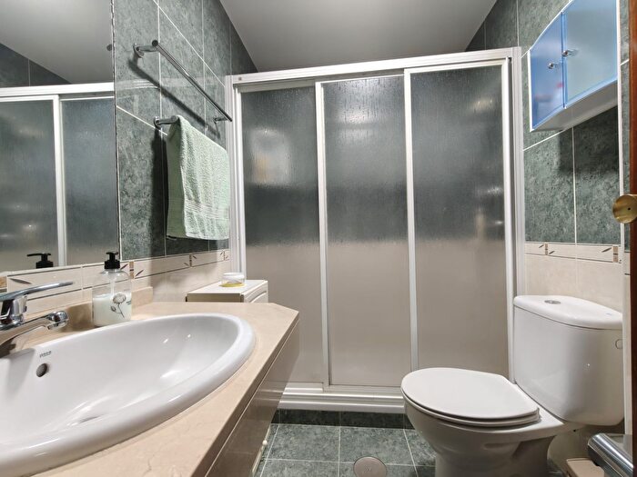 Casas en venta y pisos alquiler - 2