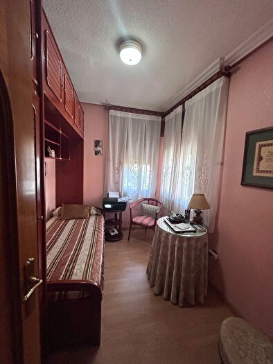 Casas en venta y pisos alquiler - 3