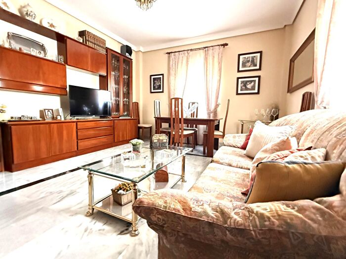 Casas en venta y pisos alquiler - 1