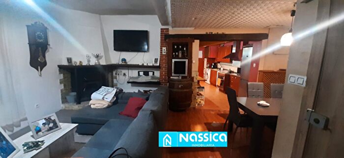 Casas en venta y pisos alquiler - 1