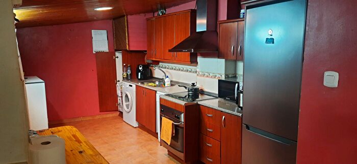 Casas en venta y pisos alquiler - 3