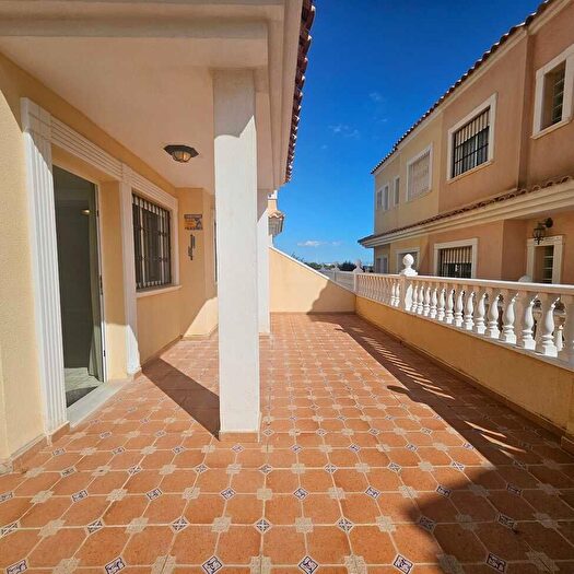 Casas en venta y pisos alquiler - 1