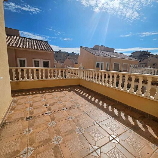 Casas en venta y pisos alquiler - 3