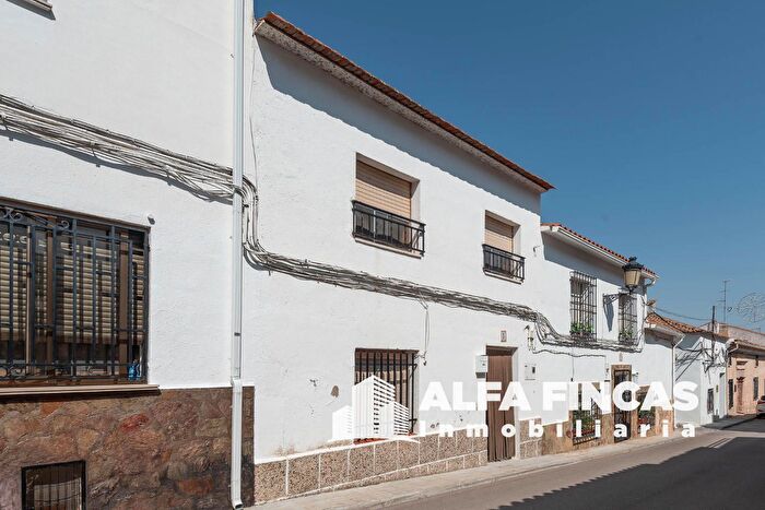 Casas en venta y pisos alquiler - 1