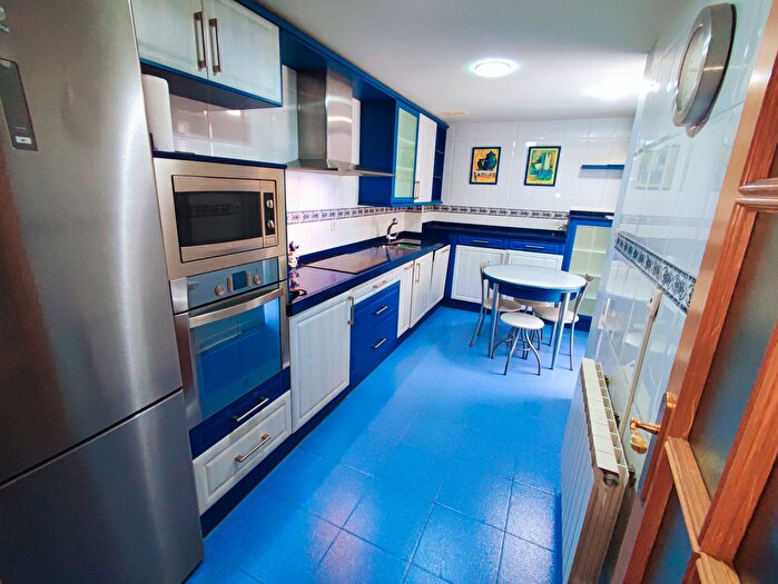 Casas en venta y pisos alquiler - 3
