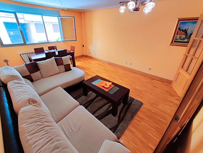 Casas en venta y pisos alquiler - 1