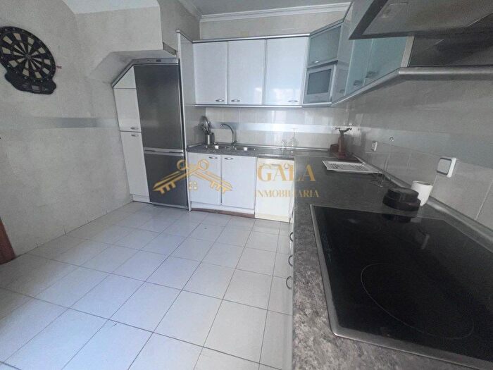 Casas en venta y pisos alquiler - 3