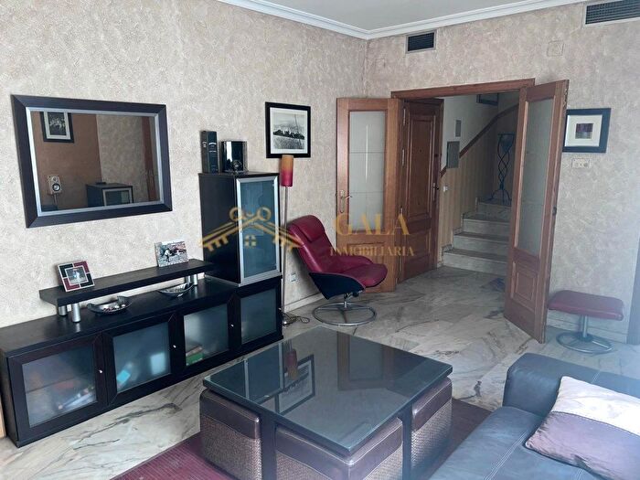 Casas en venta y pisos alquiler - 1