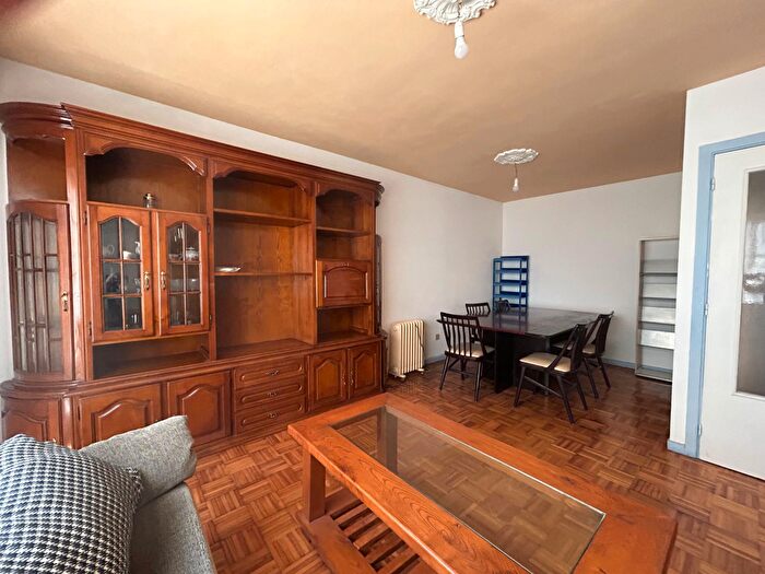Casas en venta y pisos alquiler - 2