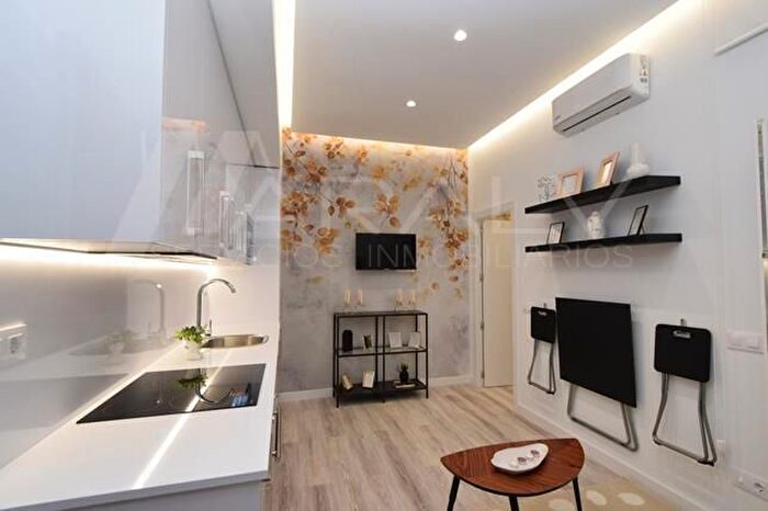 Casas en venta y pisos alquiler - 1