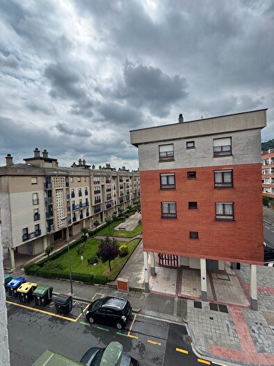 Casas en venta y pisos alquiler - 1